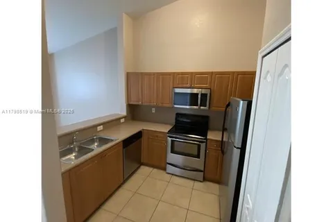 1656 SE 29th Ct # 201, Homestead FL 33035