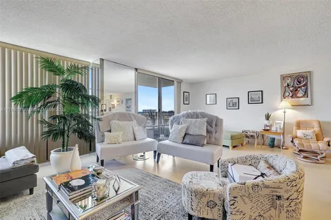 600 Three Islands Blvd # 1703, Hallandale Beach FL 33009