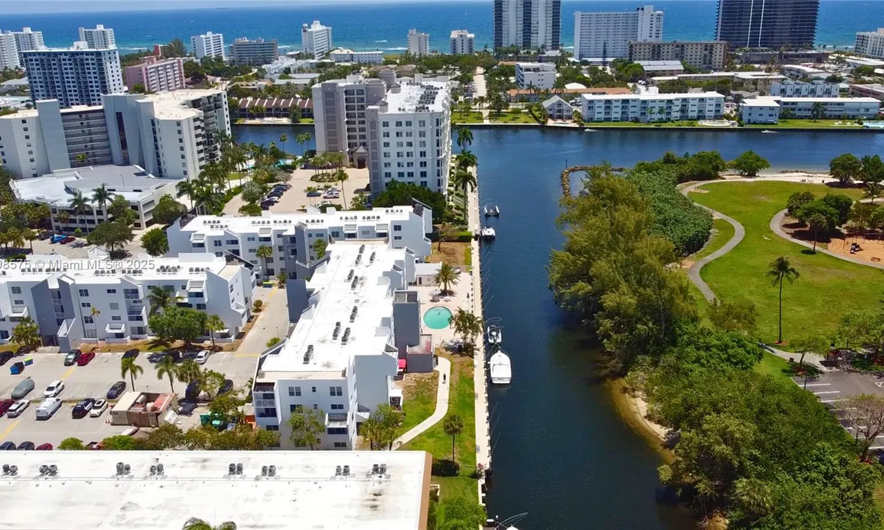 2840 NE 14th St Cswy # 408A, Pompano Beach FL 33062