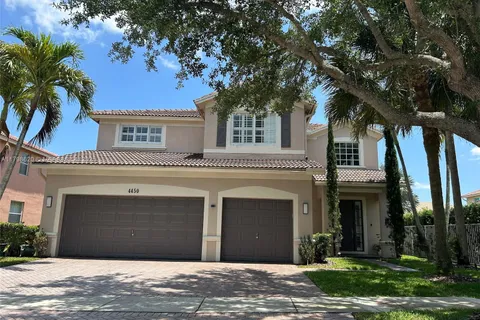 4450 Laurel Pl, Weston FL 33332