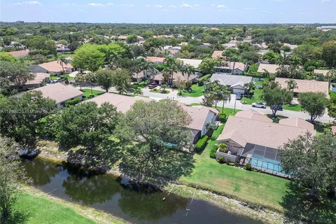 5425 NW 86th Ter, Coral Springs FL 33067