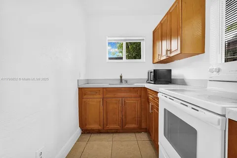 1960 SW 41st Ave # 6A, Fort Lauderdale FL 33317