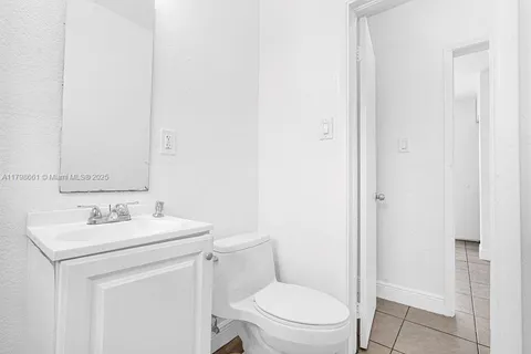 1960 SW 41st Ave # 2, Fort Lauderdale FL 33317