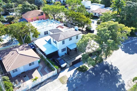 927 SW 18th Ave, Miami FL 33135