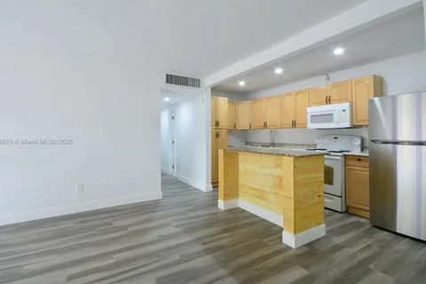4500 NW 79th Ave # 1D, Doral FL 33166