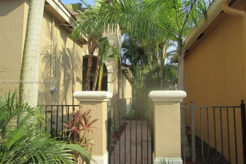 5869 NW 120th Ave, Coral Springs FL 33076