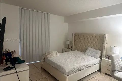 5085 NW 7th St # 912, Miami FL 33126