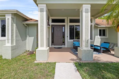 5514 NW West Lundy Cir, Port St. Lucie FL 34986