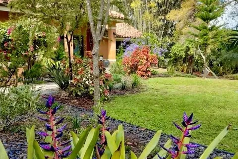 95 E Westwood Cir E, West Palm Beach FL 33411
