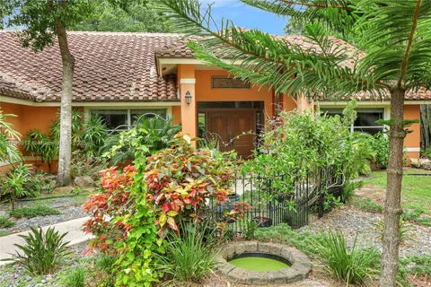 95 E Westwood Cir E, West Palm Beach FL 33411