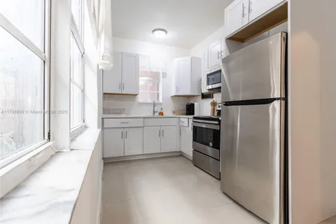 143 NE 43rd St # 6, Miami FL 33137