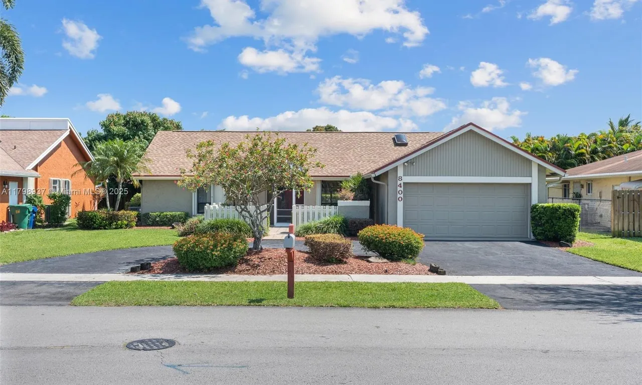 8400 NW 52nd St, Lauderhill FL 33351