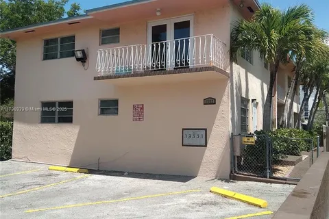 1353 NW 5 St, Miami FL 33125