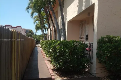 1353 NW 5 St, Miami FL 33125