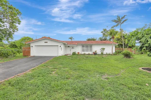 3607 NW 82nd Ter, Coral Springs FL 33065