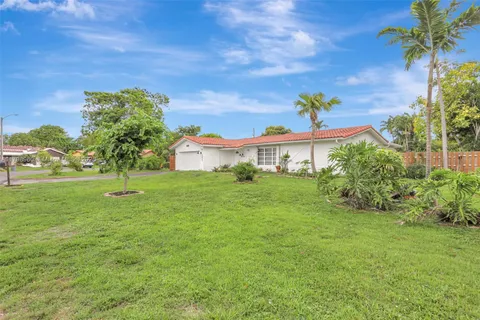3607 NW 82nd Ter, Coral Springs FL 33065