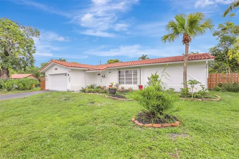 3607 NW 82nd Ter, Coral Springs FL 33065