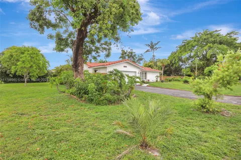 3607 NW 82nd Ter, Coral Springs FL 33065