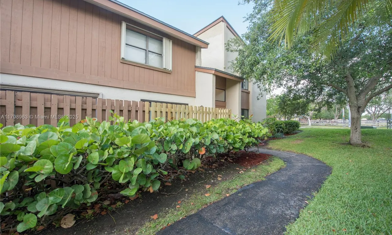 10945 SW 113th Pl # 1B, Miami FL 33176