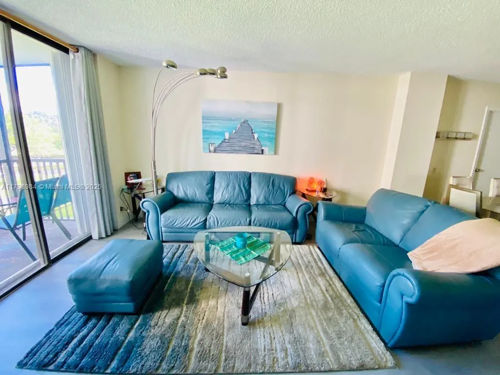 3475 N Country Club Dr # 306, Aventura FL 33180