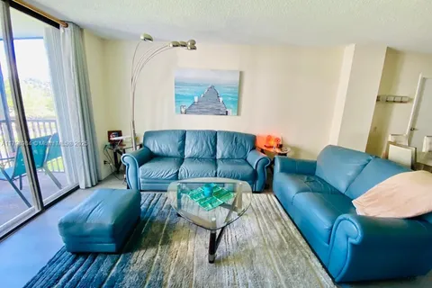 3475 N Country Club Dr # 306, Aventura FL 33180
