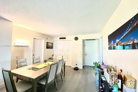 3475 N Country Club Dr # 306, Aventura FL 33180
