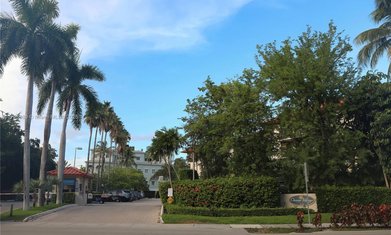 55 Ocean Lane Dr # 3030, Key Biscayne FL 33149