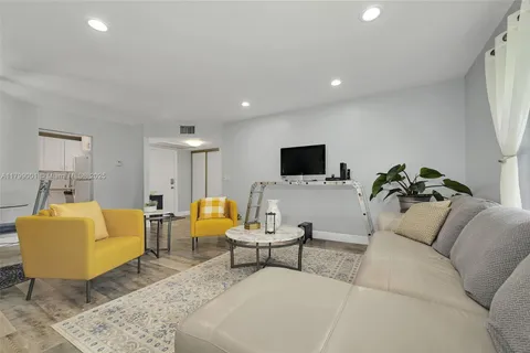 2676 N Carambola Cir N # 1760, Coconut Creek FL 33066