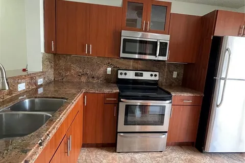 7425 W 22nd Ave # 202, Hialeah FL 33016
