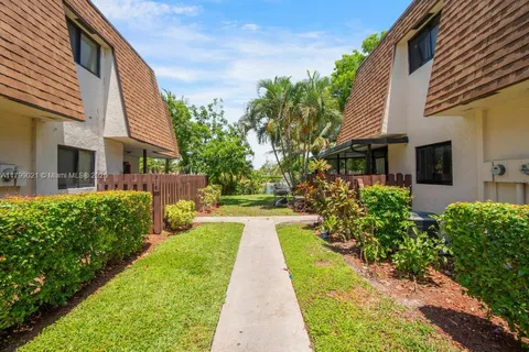 216 San Remo Blvd, North Lauderdale FL 33068