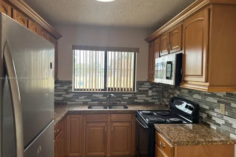 5154 NW 194th Ln, Miami Gardens FL 33055