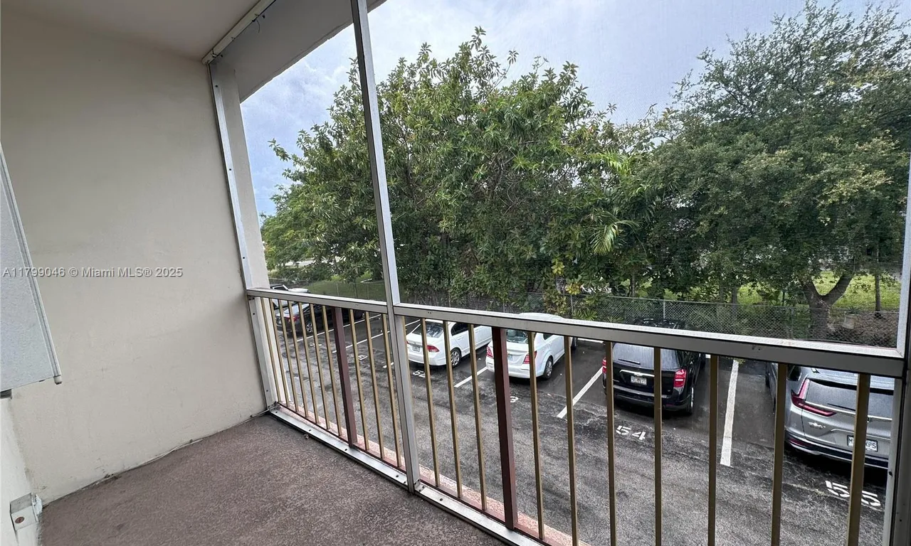 415 NE 2nd St # 218, Hallandale Beach FL 33009