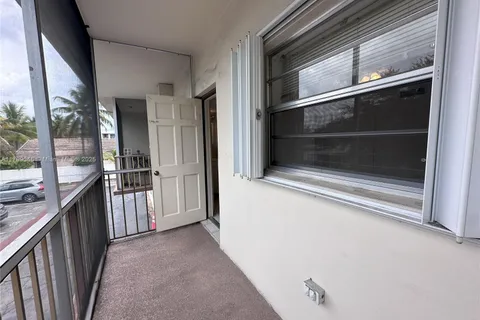 415 NE 2nd St # 218, Hallandale Beach FL 33009