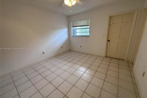 415 NE 2nd St # 218, Hallandale Beach FL 33009