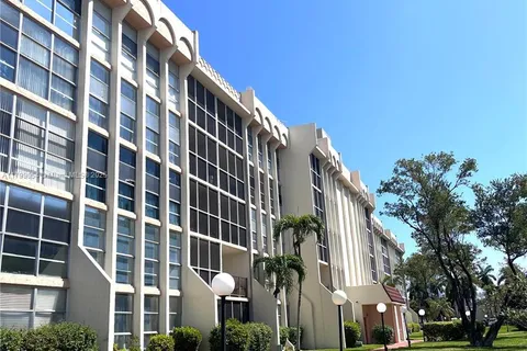 851 Three Islands Blvd # 505, Hallandale Beach FL 33009