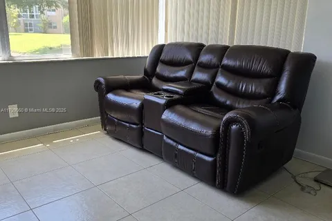 9800 Sunrise Lakes Blvd # 104, Sunrise FL 33322