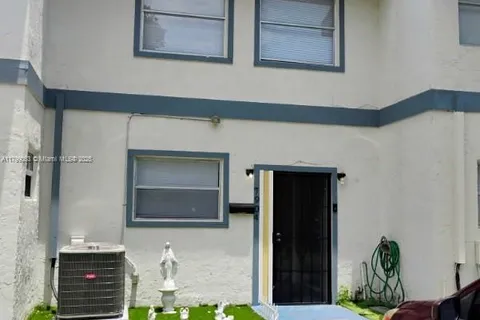 7904 SW 8th St, North Lauderdale FL 33068