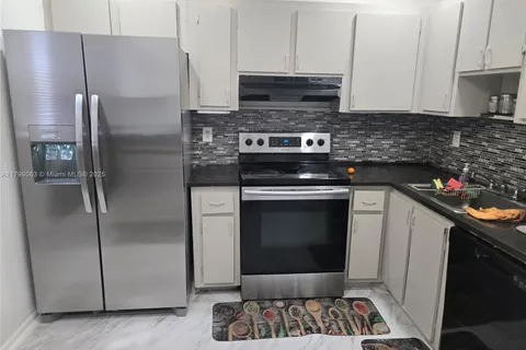 7904 SW 8th St, North Lauderdale FL 33068