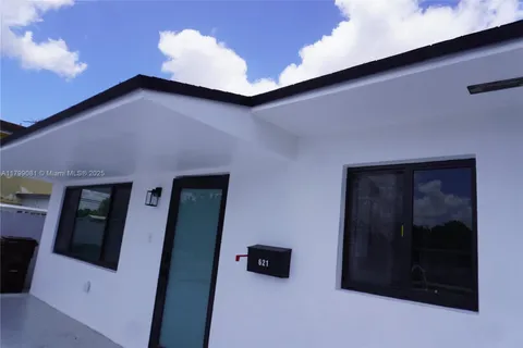 621 E 55th St, Hialeah FL 33013