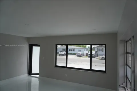 621 E 55th St, Hialeah FL 33013