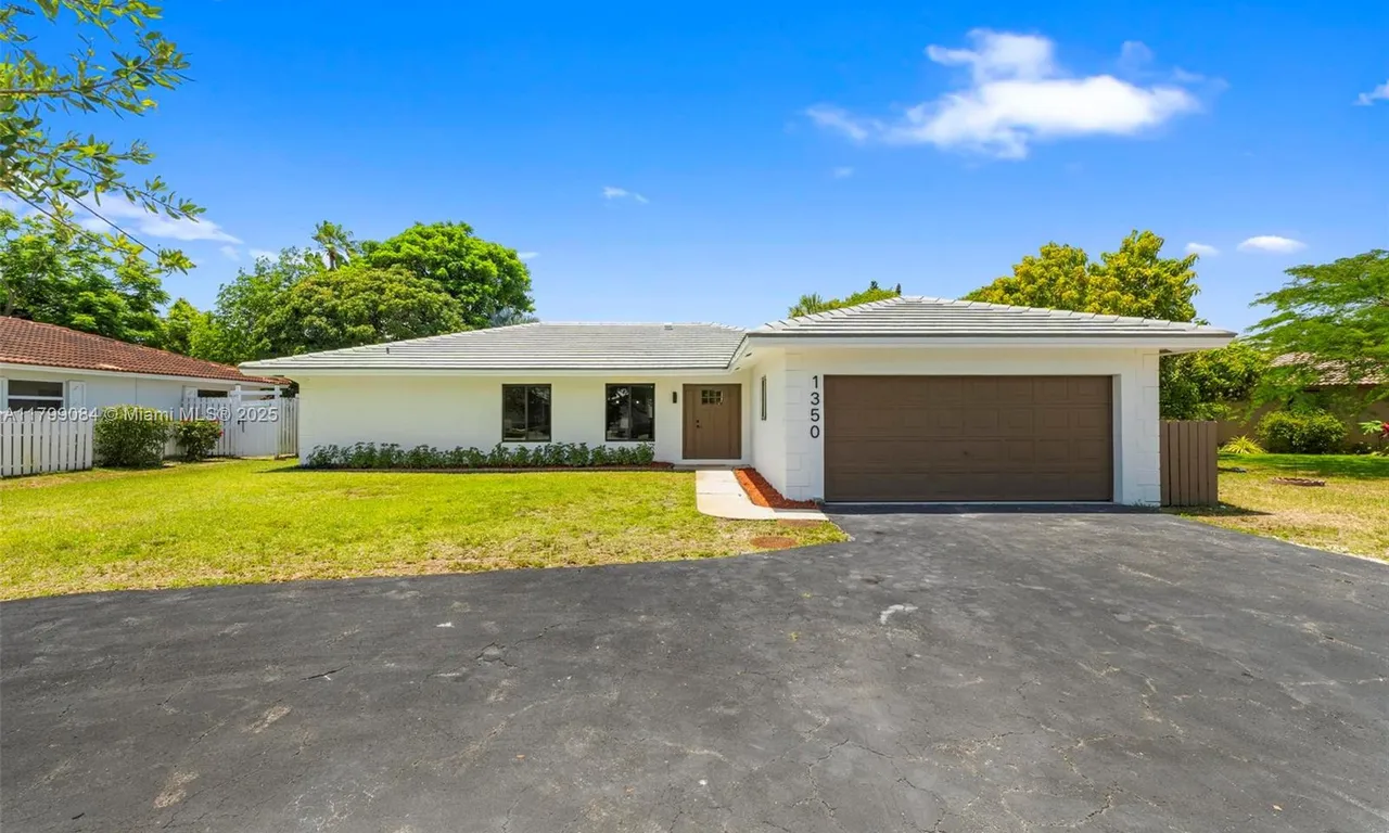 1350 NW 84th Dr, Coral Springs FL 33071