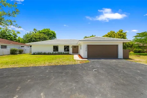 1350 NW 84th Dr, Coral Springs FL 33071