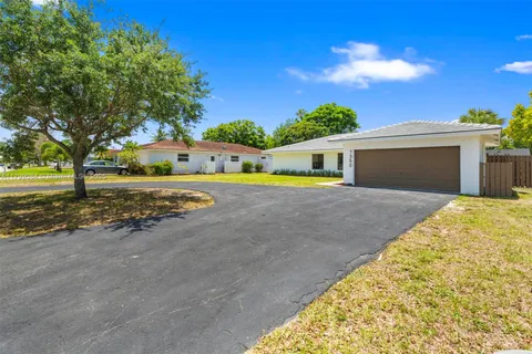 1350 NW 84th Dr, Coral Springs FL 33071
