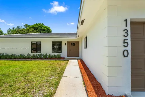 1350 NW 84th Dr, Coral Springs FL 33071
