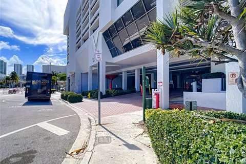 555 NE 15th St # 502, Miami FL 33132