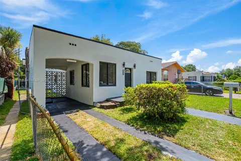 1824 NW 47th St, Miami FL 33142