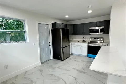1453 NW 34th St # 1451, Miami FL 33142