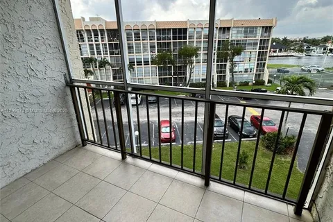 701 Three Islands Blvd # 414, Hallandale Beach FL 33009