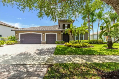 11624 Hibbs Grove Dr, Cooper City FL 33330