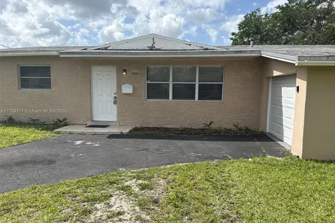 4920 NW 11th St, Lauderhill FL 33313